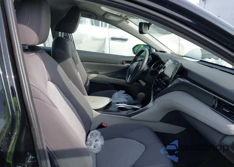 2024 Toyota Camry Le z USA, uszkodzony, nr VIN 4T1R11BK8RU110238